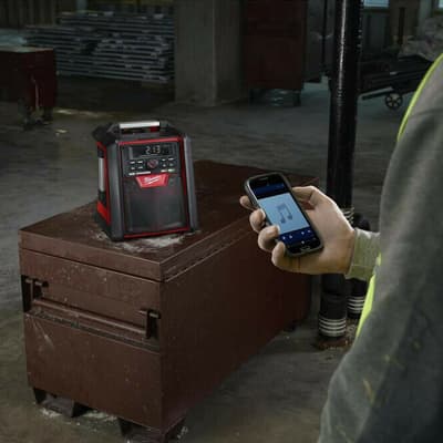 radio-y-cargador-de-18v-35879-thumb-2